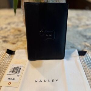 NEW RADLEY LONDON Puffy Leather Passport Cover In Black